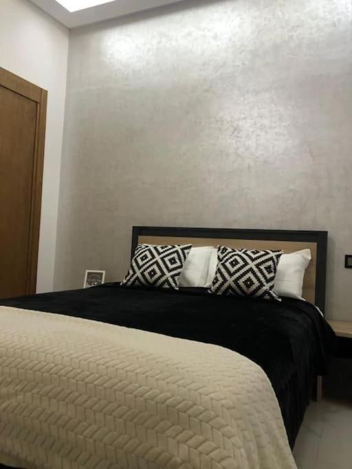 Appart Luxueux Securise Parking 10 Min Medina Fez Buitenkant foto